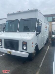 Loaded - Chevrolet Workhorse Food Truck Mobile Kitchen