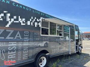 2011- 22' Workhorse W62 Mobile Pizzeria Food Truck with Woodstone Gas Oven
