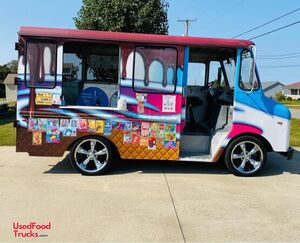 Head-Turning 25.7' GMC P1500 Ice Cream Truck / Mobile Ice Cream Shop.