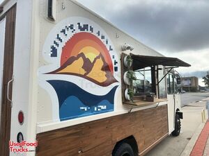 2000 Freightliner MT45 Step-Van Coffee and Beverage Truck Mobile Vending Unit