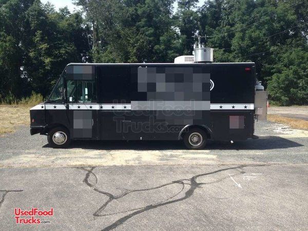 16' GMC Workhorse Step Van Kitchen Food Truck / Used Mobile Food Unit.