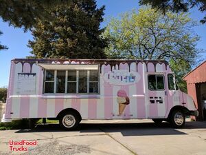 Chevrolet P30 Diesel Step Van Ice Cream Truck / Mobile Ice Cream Parlor