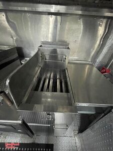 2000 Freightliner Diesel Kitchen Food Truck with Pro Fire Suppression System