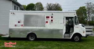 Ready to Work - Chevrolet P30 Kitchen Street Food Truck.