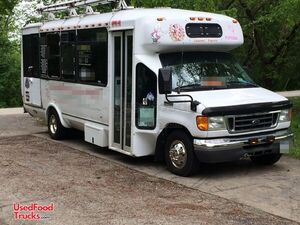 2006 - Ford E450 Diesel Bus Food Truck.