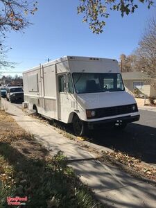 2000 Workhorse 18' Step Van All-Purpose Food Truck with Pro-Fire.