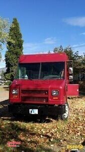Loaded Nice Turbo Diesel Freightliner MT45 Mobile Kitchen Food Truck