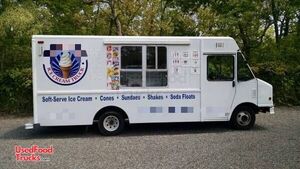8' x 24' Utilimaster Workhorse Food / Ice Cream Truck.