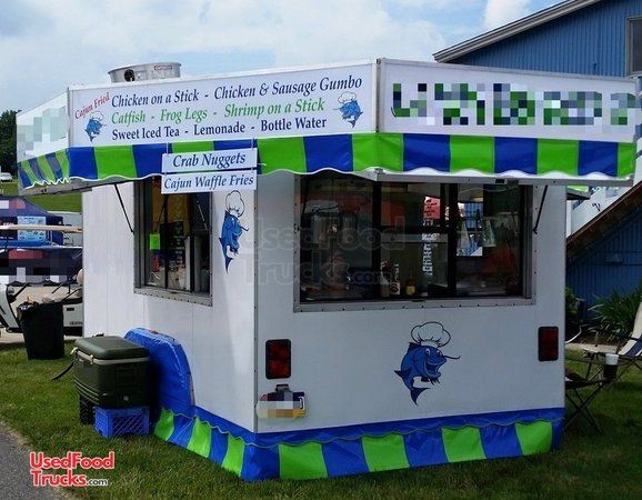 18' Used Street Food Trailer with 2013 Build Kitchen.