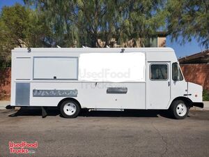 2003 28' Workhorse P42 All-Purpose Food Truck with Fire Suppression System