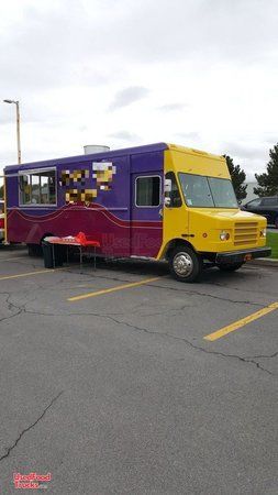 2003 Workhorse P42 28' Stepvan Kitchen Food Truck with Pro Fire Suppression.