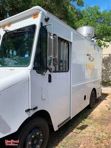 2004 Freightliner Kitchen Food Truck with Pro-Fire System.