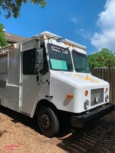 2004 Freightliner Kitchen Food Truck with Pro-Fire System