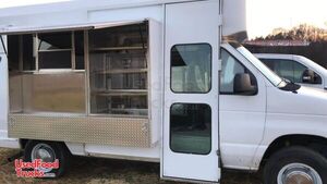 2006 Ford E350 Food Truck / Ready for Business Mobile Kitchen.
