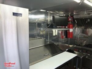 2009 Ford 17' Commercial Food Vending Truck with 2021 Commercial Kitchen