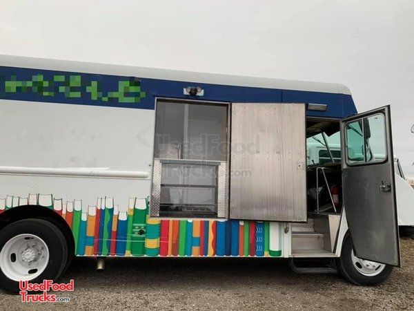 2001 Freightliner MT55 Diesel Food Truck/Mobile Kitchen with Commercial Equipment.
