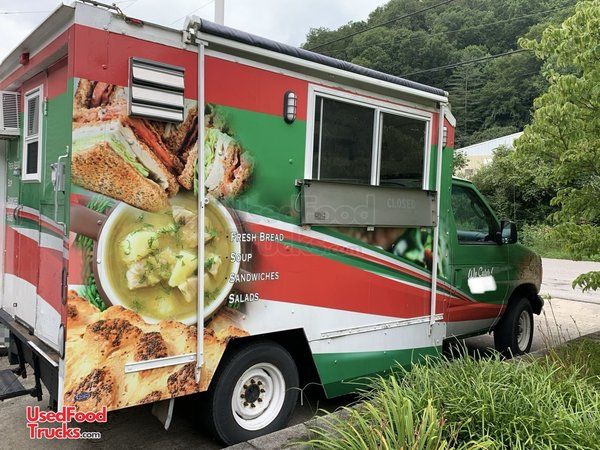 2005 Ford Mobile Kitchen / Ready to Serve Food Truck.