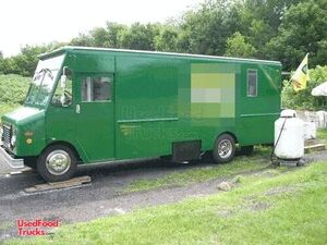 Freightliner Mobile Kitchen Truck.