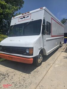 2004 22' Workhorse All-Purpose Food Truck Mobile Food Unit