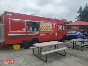 Fully Loaded 2000 Workhorse Professional Mobile Kitchen Diesel Food Truck.