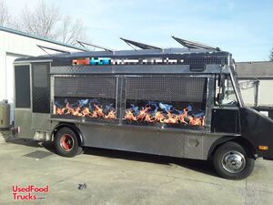 22' Chevrolet P30 Step Van Food Truck / Ready to Use Kitchen on Wheels.
