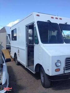 19' Ford Food Truck.