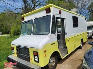 Chevrolet P30 Commercial Kitchen on Wheels / Diesel Step Van Food Truck.