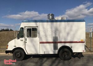 19' Chevrolet P30 Diesel Kitchen Food Truck with Ansul Fire Suppression.