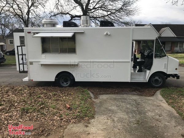 2005 Used Workhorse P42 Used Nice Food Truck 2019 Kitchen.