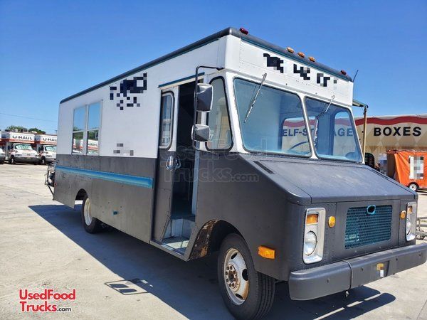 24' Chevrolet P30 Diesel Food Truck with a Newly Rebuilt Kitchen.