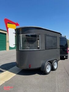 New Ready-to-Outfit 2023 Round Diner Style Food Concession Trailer.