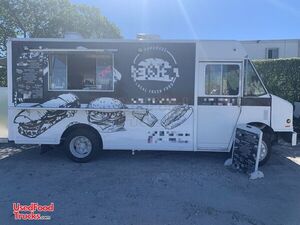 Fully Loaded - 2000 Freightliner Mobile Food Truck with Commercial Kitchen