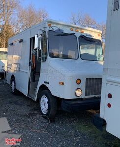 Fully-Equipped 2004 Freightliner M-Line Step Van with Newly-Built Kitchen.