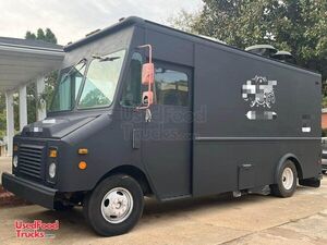 Turn-Key 1995 Chevrolet P30 Step Van Mobile Kitchen Food Truck with Clean Exterior