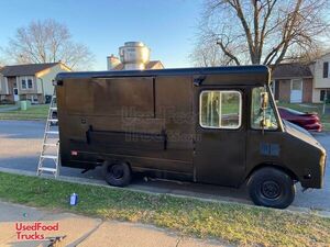 Inspected Chevrolet P30 Diesel Step Van Kitchen Food Truck.