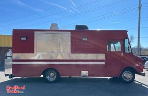 Chevrolet P30 Diesel Food Truck with a Professional Never Used 2022 Kitchen