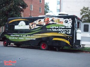 2005 27' Workhorse P42 All-Purpose Food Truck | Mobile Food Unit