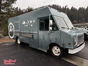 2005 Workhorse P42 All-Purpose Food Truck with Fire Suppression System