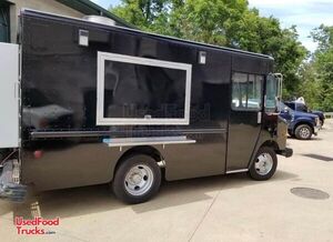 2003 Workhorse P42 Diesel Mobile Kitchen Food Truck with Fire Suppression.