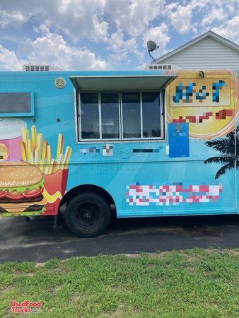 Nice Freightliner Diesel Used Mobile Kitchen / Food Truck.