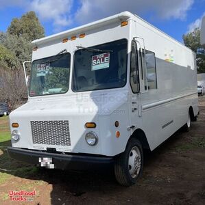 Like New - 2007 Workhorse Step Van Kitchen Food Truck with Pro-Fire System