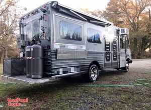 2001 Chevy Workhorse 24' Food Truck w/ Lightly Used 2021 Kitchen