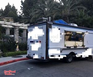 Custom-Built Chevy P30 24' Step Van Wood-Fired Pizza Food Truck.