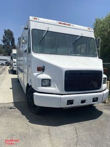 Versatile - 2001 22' Freightliner Diesel MT55 All-Purpose Food Truck