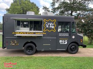 Low Mileage 2003 25' Workhorse P42 Mobile Kitchen Diesel Food Truck.