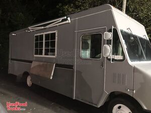 Diesel Chevrolet Step Van Mobile Food Vending Unit / Kitchen Food Truck.