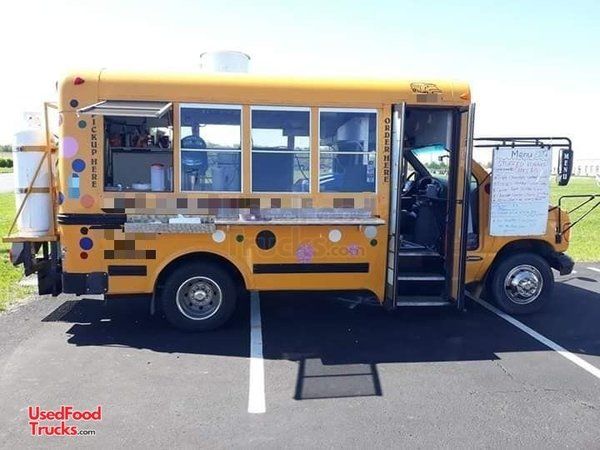 2002 - 20' Diesel Ford E350 Bus Conversion Mobile Kitchen Food Truck Bustaurant.