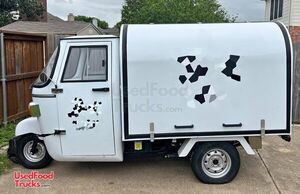 Eye-Catching 2024 Electric Mobile Coffee and Beverage Tricycle