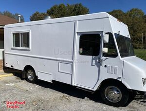 20' Diesel Chevrolet P30 Step Van Food Truck with Unused 2021 Kitchen