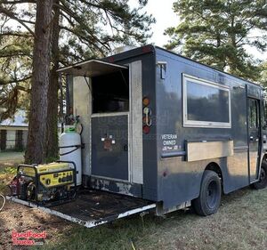 Well Equipped - 2004 Workhorse P42 All-Purpose Food Truck.